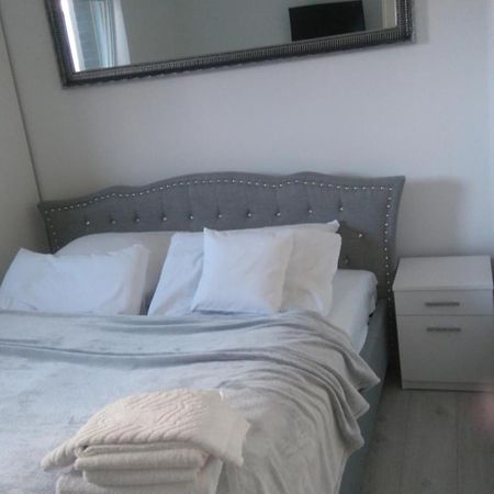 Apartament Angielski Z Klimatyzacja Przy Plazy I Porcie Lägenhet Giżycko Exteriör bild